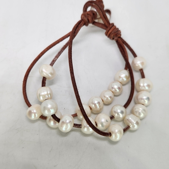 Vtg Leather Cord W Large 10mm Freshwater Pearl Multi Strand Bracelet Boho Rustic - Picture 1 of 9
